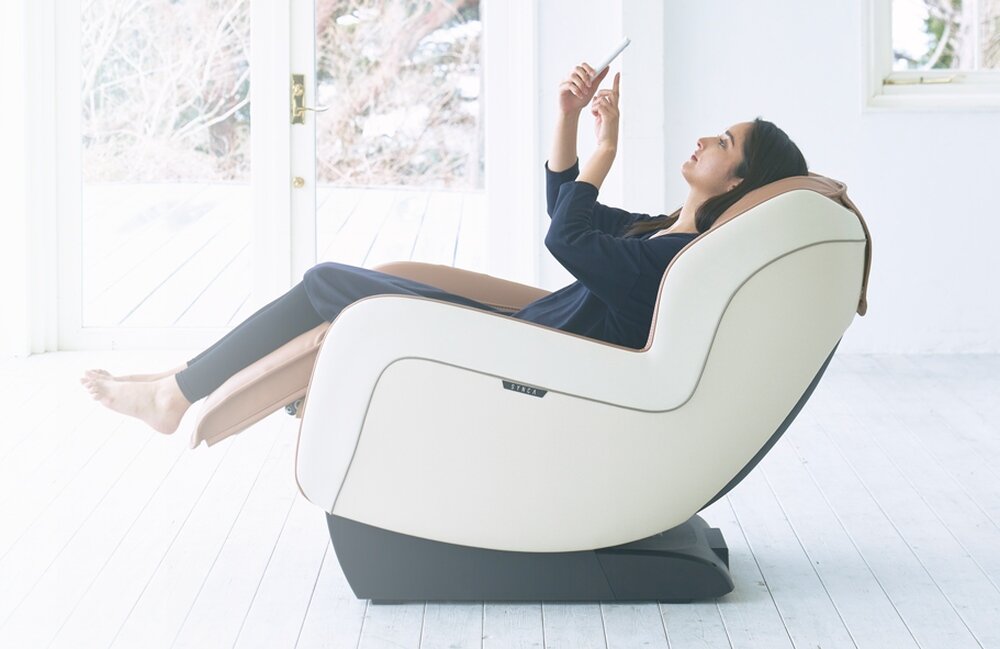 Fotel do masażu CirC Plus techniki masażu głowice powietrze czujniki panel sterujący masaż 4D zerowa grawitacja podnózek regulacja głośniki styl elegancja