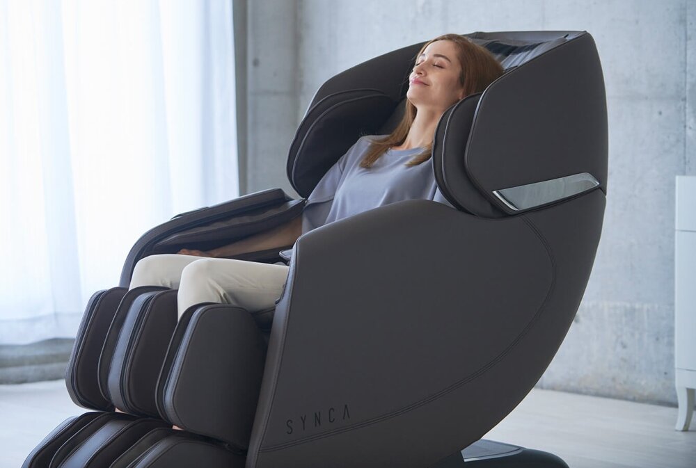 Fotel masujący SYNCA Hisho MR3000 techniki masażu głowice powietrze czujniki panel sterujący masaż 4D zerowa grawitacja podnózek regulacja głośniki styl elegancja