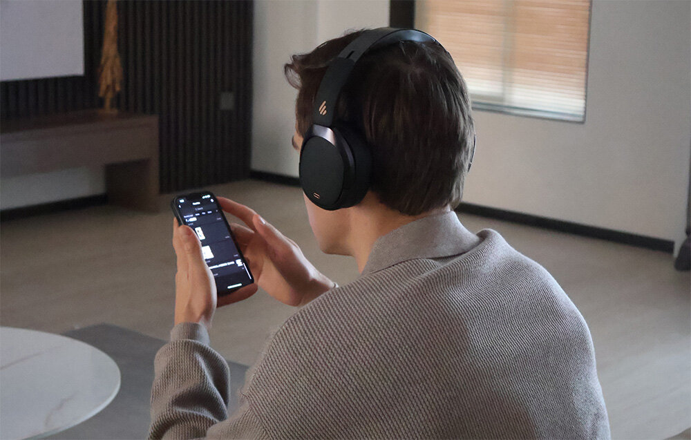 Słuchawki nauszne EDIFIER WH950NB dźwięk jakość połączenie łączność pasmo impedancja muzyka gry filmy sterowanie bluetooth 