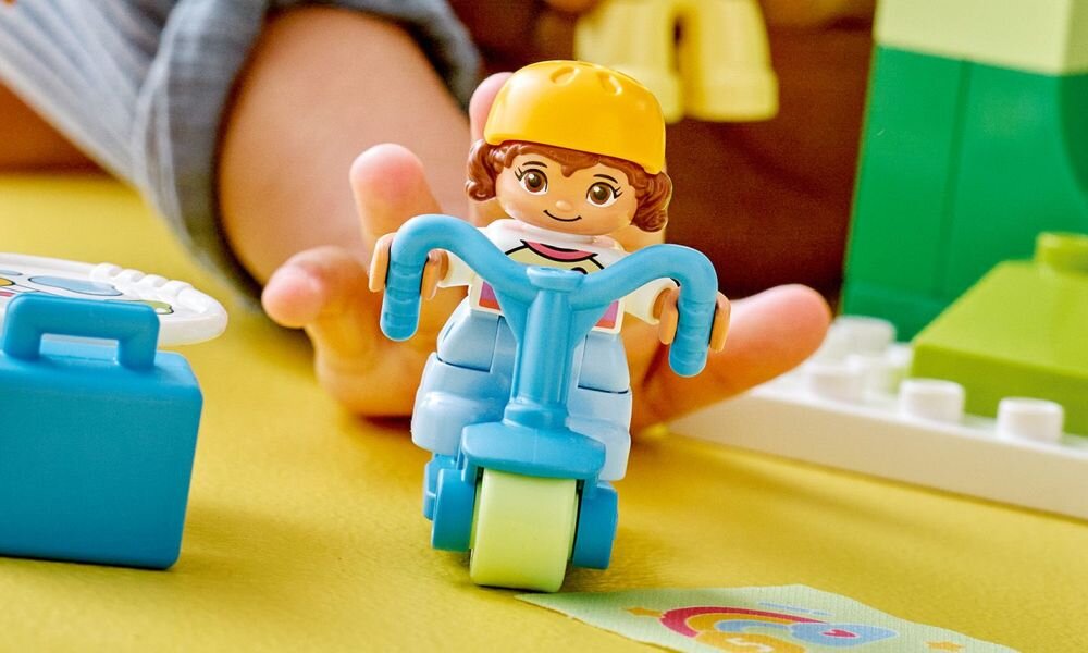LEGO DUPLO Dzień z życia w żłobku 10992   klocki elementy zabawa łączenie figurki akcesoria figurka zestaw 