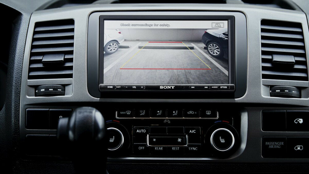 Radio samochodowe SONY XAV-AX3250  - wyświetlacz