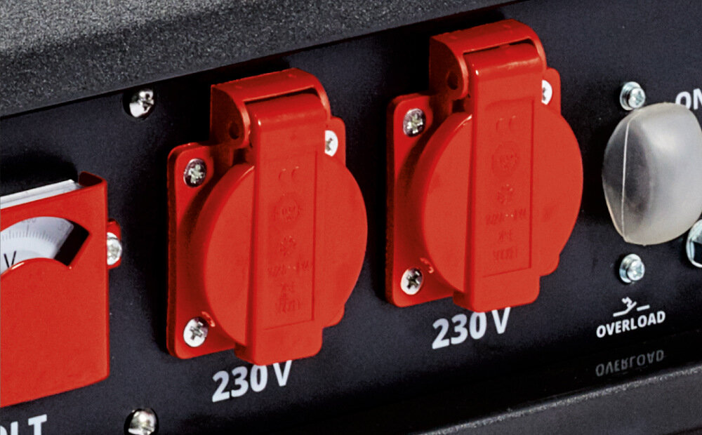 Agregat prądotwórczy EINHELL TC-PG 35-E5 dwa gniazda 230V woltomierz funkcja Automatic Voltage Regulation AVR stabilnosc mocy wyjsciowej eliminacja ryzyka fluktuacji napiecia