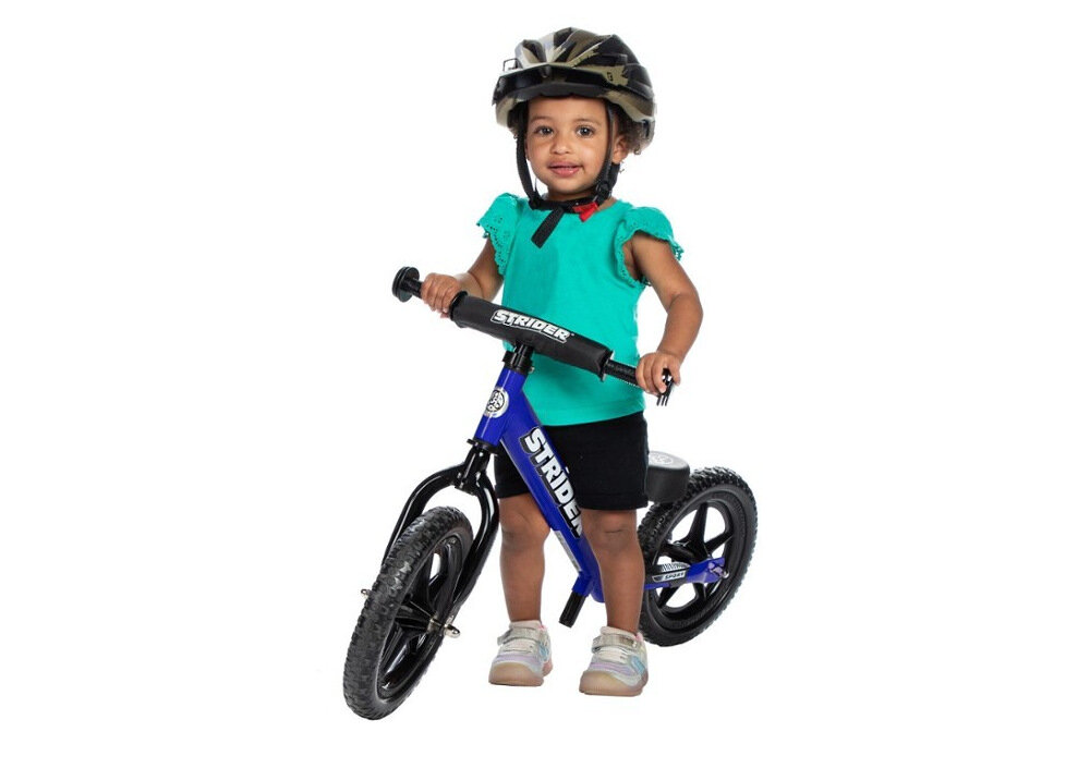 Rowerek biegowy STRIDER Sport 12 ST-S4BL Niebieski rozwija równowagę pewność siebie żwawość w niebieskim kolorze dla dzieci w wieku od 18 miesiąca życia do 5 lat