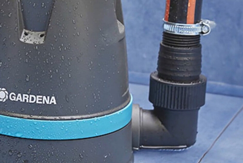 Pompa do wody GARDENA 8200 9000-29 elektryczna gwinty polaczeniowe z adapterami do wezy 38 mm i 25 mm
