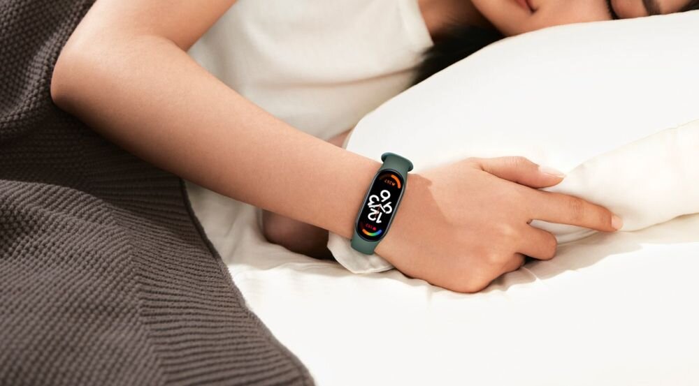 Smartband XIAOMI Smart Band 7  ekran bateria czujniki zdrowie sport pasek ładowanie pojemność rozdzielczość łączność sterowanie krew puls rozmowy smartfon aplikacja 