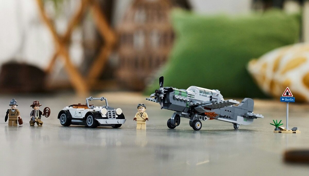 LEGO Indiana Jones Pościg myśliwcem 77012 dziecko kreatywność zabawa nauka rozwój klocki figurki minifigurki jakość tradycja konstrukcja nauka wyobraźnia role jakość bezpieczeństwo wyobraźnia budowanie pasja hobby funkcje instrukcja aplikacja LEGO Builder