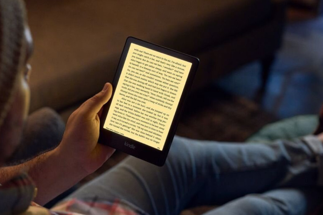 Czytnik E-Book AMAZON Kindle Paperwhite 5 ekran rozdzielczość bateria obudowa wielkość przekątna matryca pojemność książki ebooki złącza porty ładowanie łączność rozmiar wielkość 