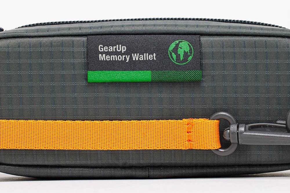 Etui LOWEPRO GearUp Memory Wallet 20 foto zdjęcia akcesoria pasek kieszenie ekologia recykling
