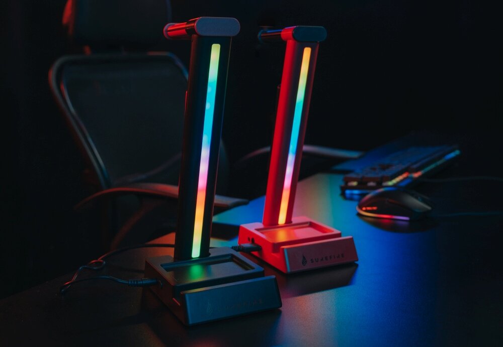 Stojak na słuchawki SUREFIRE Vinson N2 Dual Balance Gaming RGB przechowywanie porządek biurko podstawka telefon organizer kable 2 zestawy słuchawkowe koncentrator USB porty USB-A 