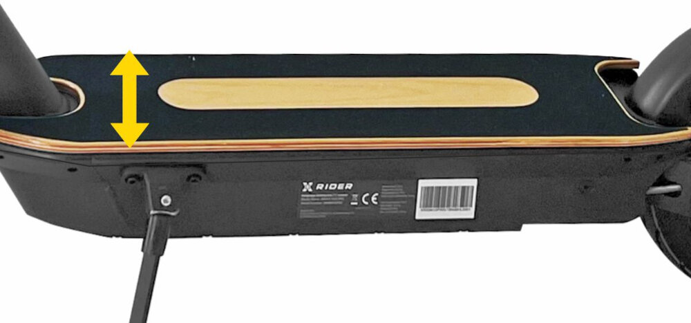Hulajnoga elektryczna XRIDER M10 PRO Czarny drewniany poklada szerokosc 17 cm zaawansowana mata antyposlizgowa estetyczny wyglad bezpieczenstwo doskonala przyczepnosc