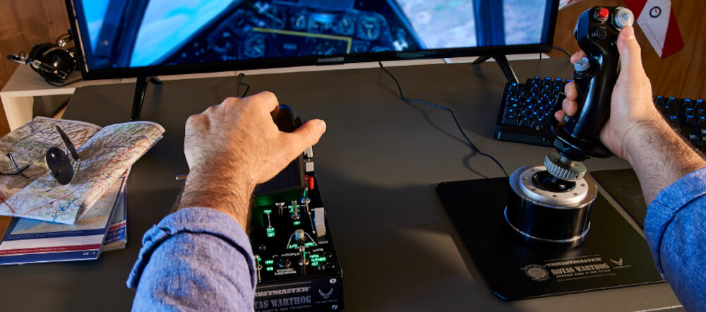 Kontroler THRUSTMASTER Hotas Warthog (PC) przyciski samolot rozdzielczość efekty