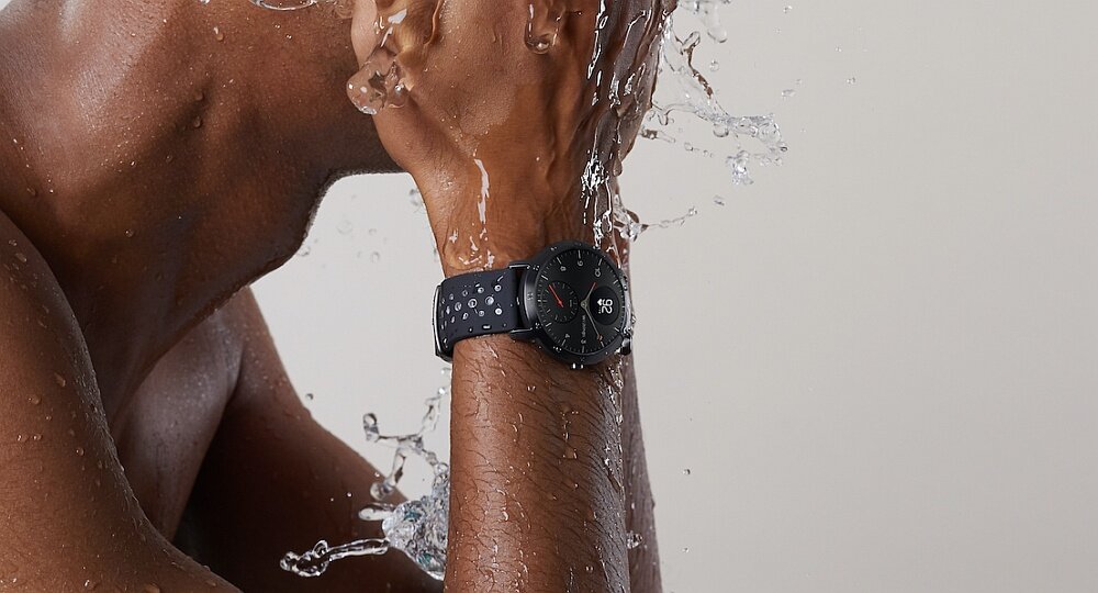 Smartwatch WITHINGS Activite Steel HR Sport puls ekran bateria ćwiczenia trening wodoszczelny sen 