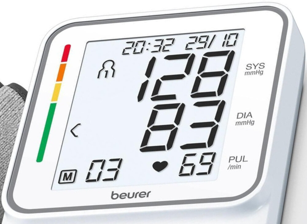 Ciśnieniomierz BEURER BM 51 opcja sprawdzenia średniej pomiarów wyświetlacz czytelny białe podświetlenie automatycznie rozpoczyna pomiar ciśnienia opcja rozpoznawania arytmii wskaźnik pomiaru ryzyka