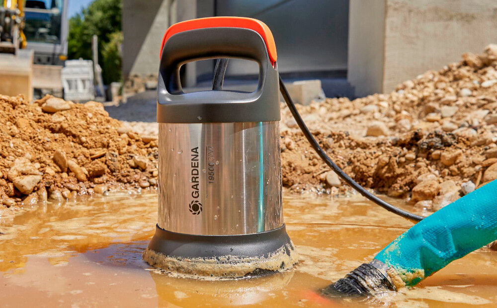 Pompa do wody GARDENA 9049-20 elektryczna wszechstronne zastosowanie do ogrodu do domu do pompowania bardzo brudnej wody srednica zabrudzen do 35 mm