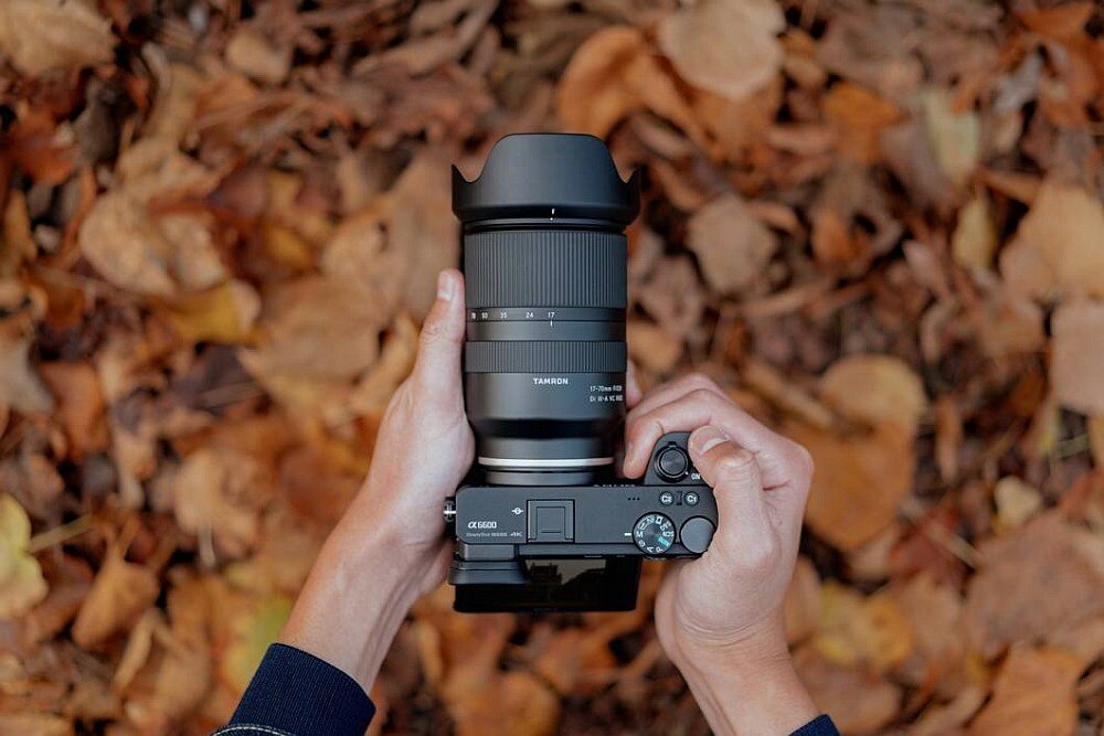 Obiektyw TAMRON 17-70 mm f-2.8 Di III-A VC RXD Sony E  zoom ogniskowa przysłona montaż ostrość zdjęcia stabilizacja  filmy 