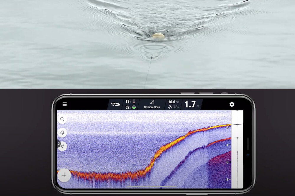 Echosonda wędkarska DEEPER CHIRP+ 2.0 z GPS urzdzenie mobilne na wysokosci klatki piersiowej wedkarza stabilne Wi-Fi dokladny czytelny pomiar