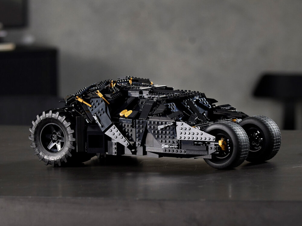 LEGO DC Batman Batmobil Tumbler 76240 zestaw gimnastyka dla zdolności konstruktorskich najbardziej kultowy pojazd w historii kina zestaw konstrukcyjny LEGO dla dorosłych