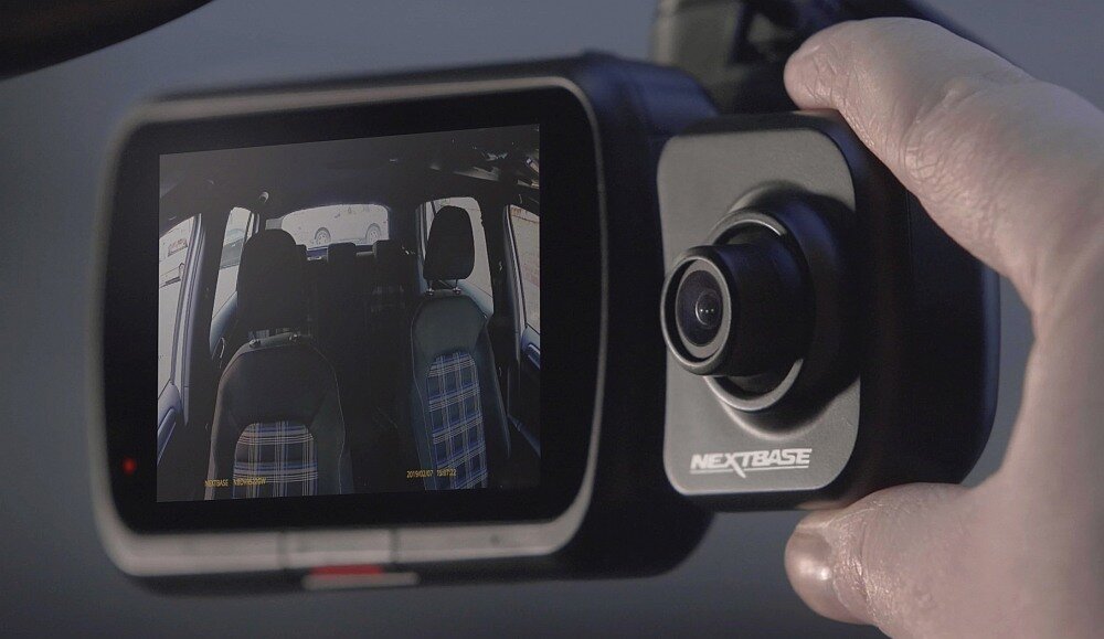 Wideorejestrator NEXTBASE 422GW ekran obiektyw rozdzielczość nagrywanie parkowanie czujnik mocowanie matryca filmy