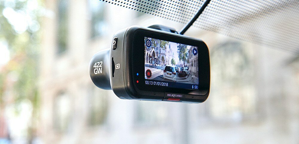 Wideorejestrator NEXTBASE 422GW ekran obiektyw rozdzielczość nagrywanie parkowanie czujnik mocowanie matryca filmy