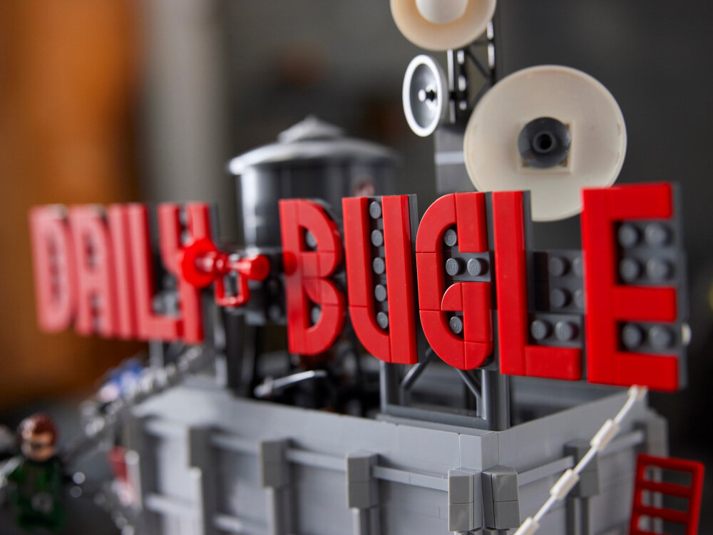 LEGO Marvel Daily Bugle 76178 dla osób powyżej 18 roku życia pomysł na prezent model redakcji Daily Bugle wyzwanie konstrukcyjne