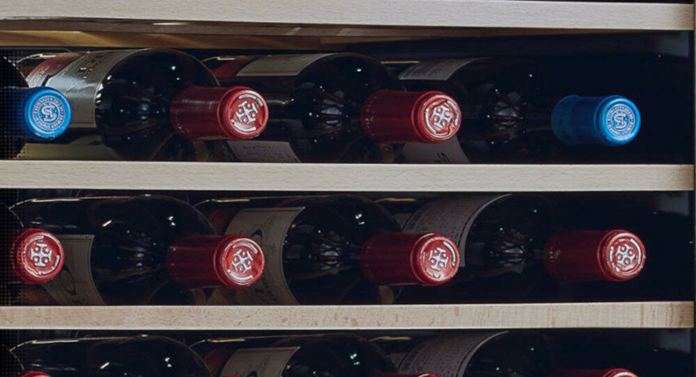 Chłodziarka do wina MIDEA MDRW81FGG22 szklane drzwi system anti-UV