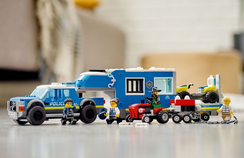 LEGO City Mobilne centrum dowodzenia policji 60315 Gwarantujemy wiele godzin ciekawej zabawy dla najmłodszych Rozwój zdolności kreatywnych