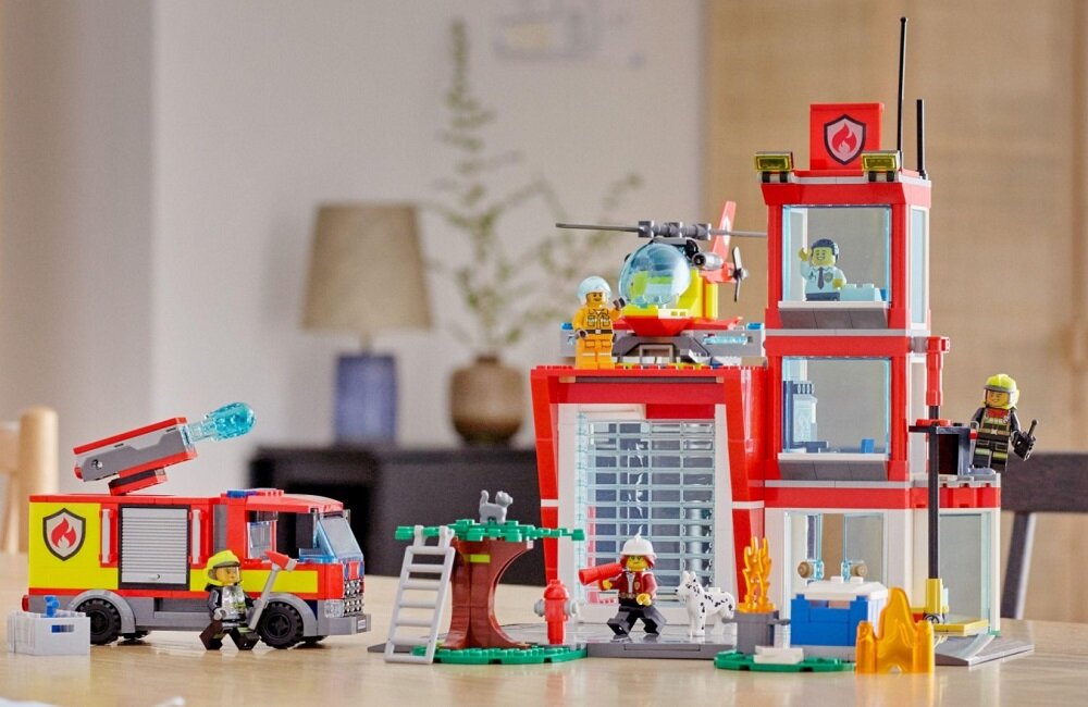 LEGO City Remiza strażacka 60320 Piętrowa remiza strażacka Ugaś z nami pożar