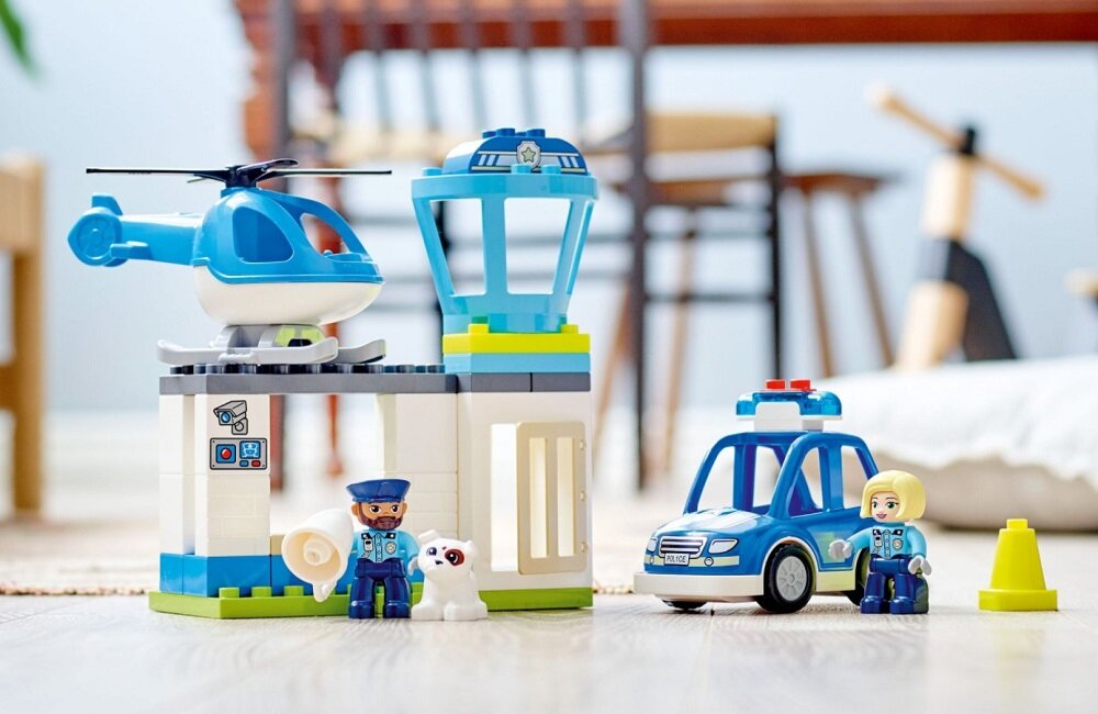 LEGO Duplo Posterunek policji i helikopter 10959 Idealny zestaw dla wszystkich małych fanów policji Syrena i światła przydadzą się podczas policyjnych pościgów