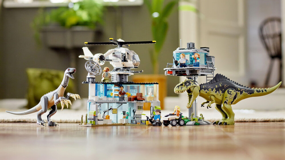 LEGO Jurassic World Atak giganotozaura i terizinozaura  - figurki