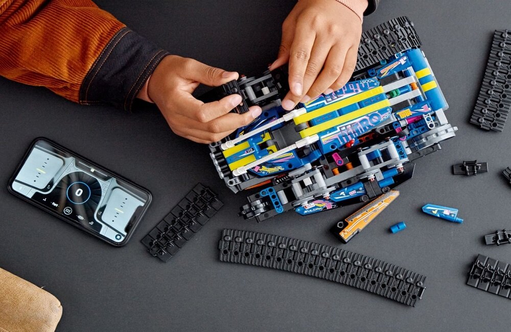 LEGO Technic Zmiennokształtny pojazd sterowany przez aplikację 42140 Sterowanie w aplikacji