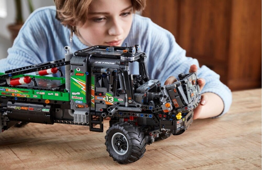 LEGO Technic Ciężarówka Mercedes Benz Zetros 42129 Kreatywne spędzanie wolnego czasu