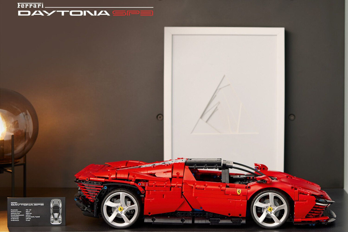 LEGO Technic Ferrari Daytona SP3 42143 skala wymiary