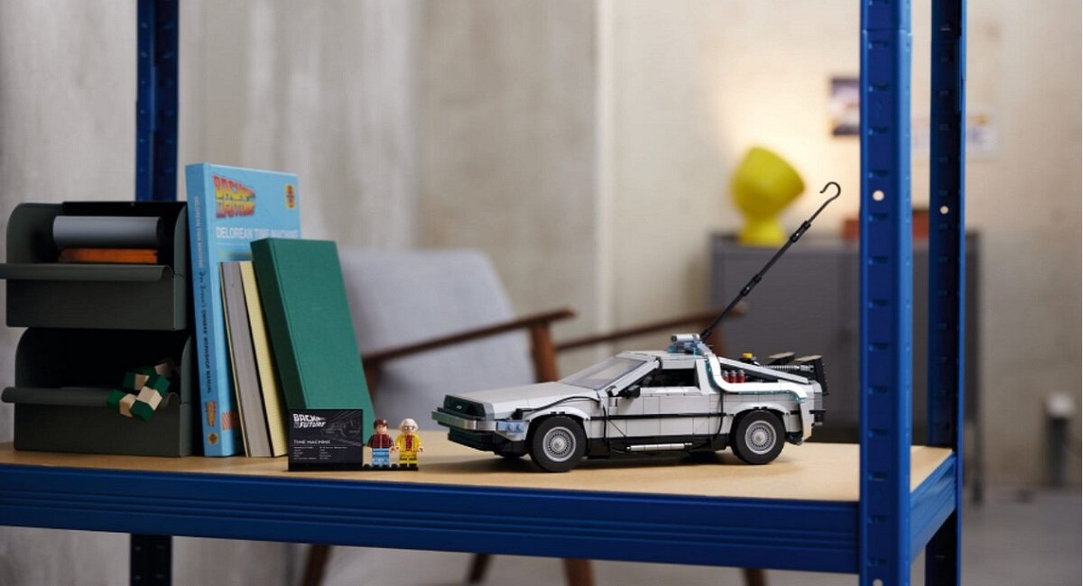 LEGO Creator Wehikuł czasu z „Powrotu do przyszłości” 10300 Bogactwo ruchomych elementów i realistycznych detali