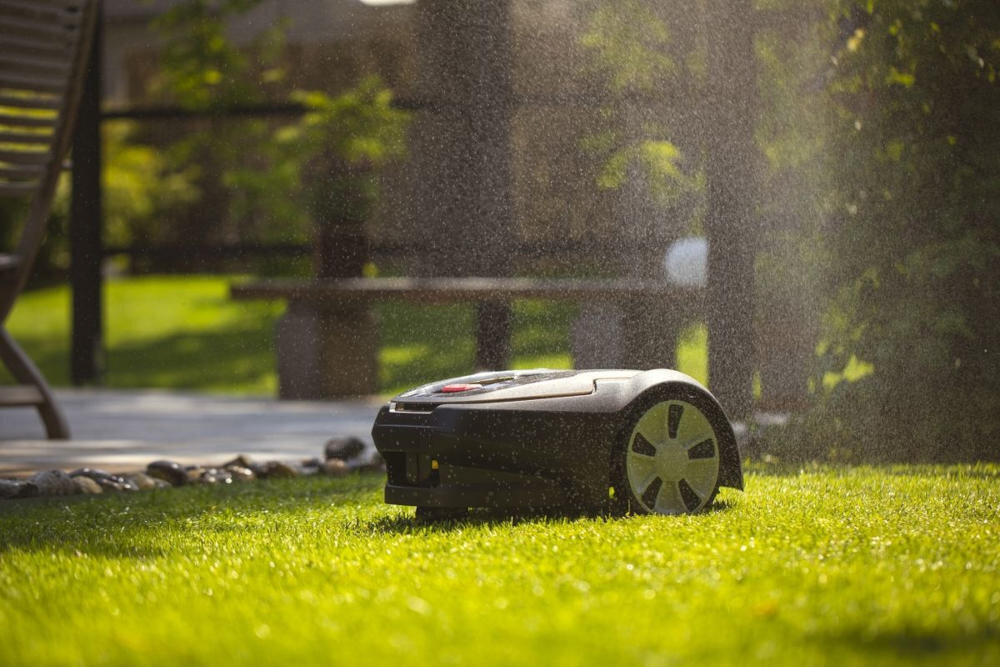 GREENWORKS OptiMow 7 Bluetooth (2513107) robot koszący funkcjonalny sprzęt ogrodowy koszenie trawnik zasilanie bateria bezprzewodowy aplikacja
