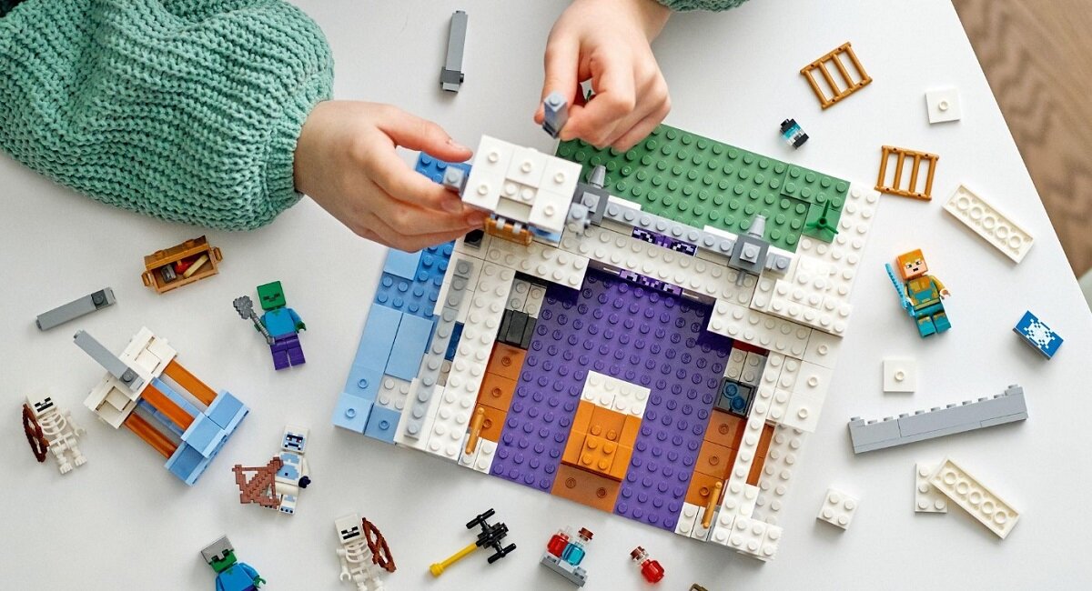 LEGO Minecraft Lodowy zamek 21186 Mnóstwo elementów