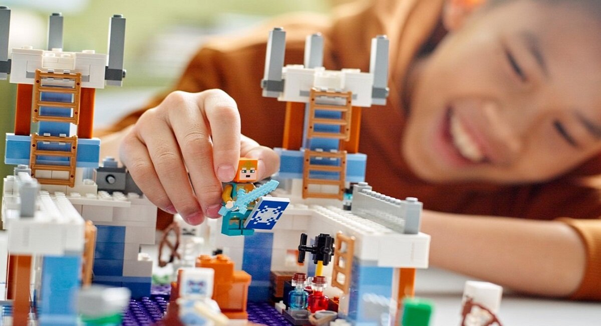 LEGO Minecraft Lodowy zamek 21186 Zabawa napędzana wyobraźnią