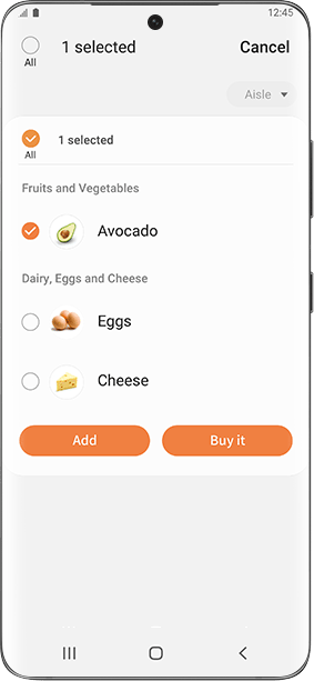 Ekran smartfona pokazujący w aplikacji SmartThings Cooking listę na zakupy w trakcie przygotowywania