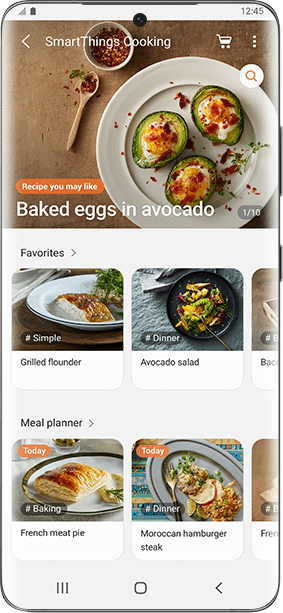 Zdjęcie pokazuje przykładowy widok aplikacji SmartThings Cooking wyświetlający się na smartfonie