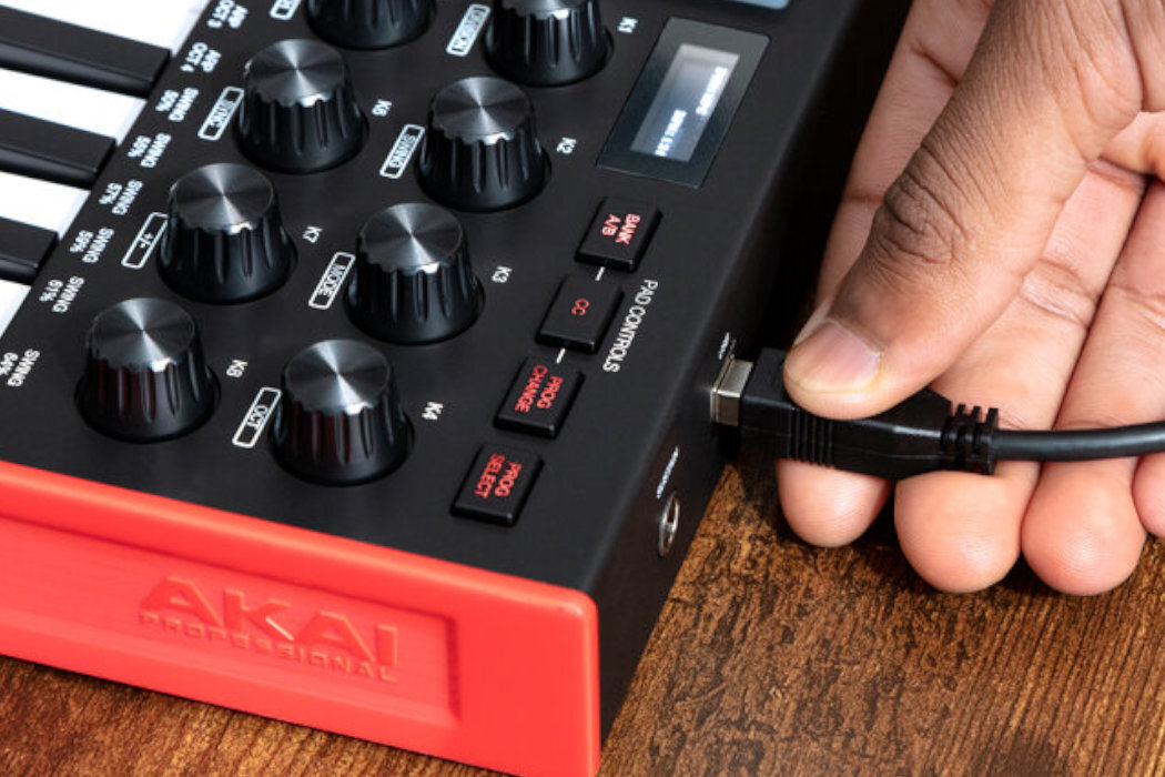 Klawiatura sterująca AKAI MPK Mini MK3 zabawa subskrybcja produkcja klawisze sample pokrętło joystick