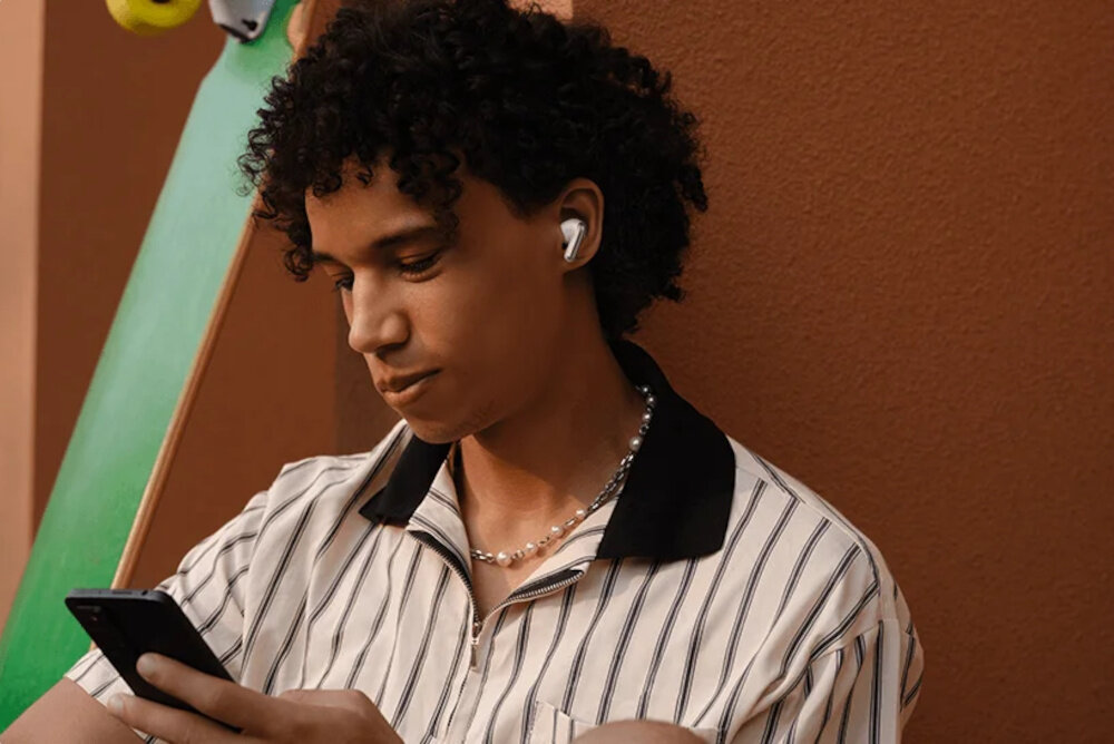 Słuchawki dokanałowe XIAOMI Redmi Buds 4 Pro design komfort lekkość dźwięk jakość wrażenia słuchowe ergonomia lekkość sport aktywność podróże czas pracy działanie akumulator