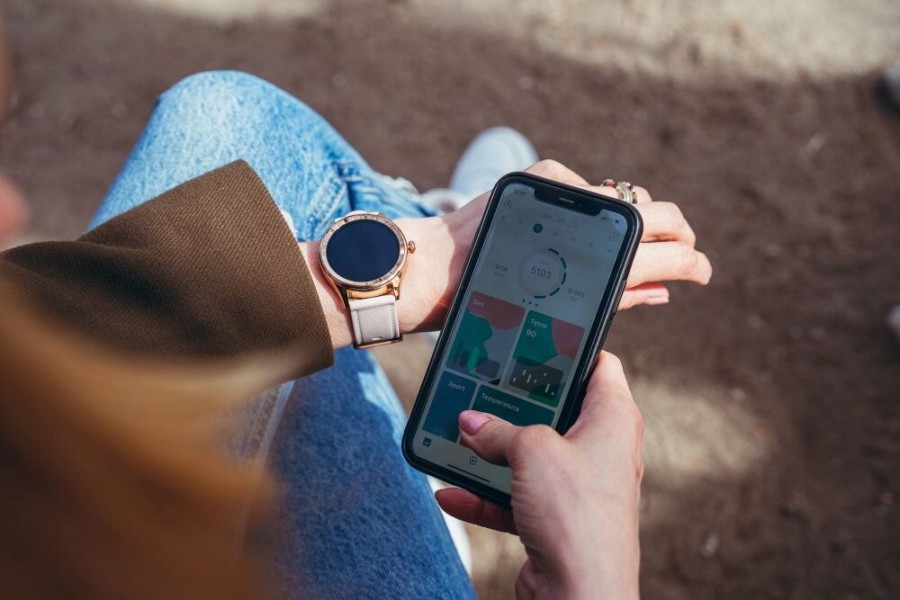 Smartwatch VECTOR SMART Stylish  ekran bateria czujniki zdrowie sport pasek ładowanie pojemność rozdzielczość łączność sterowanie krew puls rozmowy smartfon aplikacja 