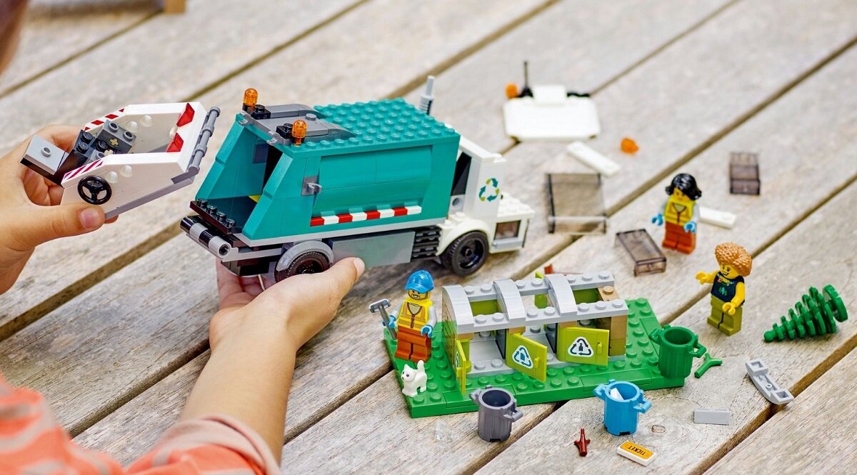 LEGO City Ciężarówka recyklingowa 60386 dziecko kreatywność zabawa nauka rozwój klocki figurki minifigurki jakość tradycja konstrukcja nauka wyobraźnia role jakość bezpieczeństwo wyobraźnia budowanie pasja hobby funkcje