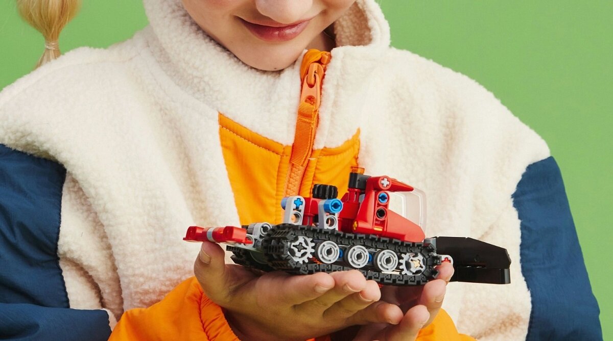 LEGO Technic Ratrak 42148 dziecko kreatywność zabawa nauka rozwój klocki figurki minifigurki jakość tradycja konstrukcja nauka wyobraźnia role jakość bezpieczeństwo wyobraźnia budowanie pasja hobby funkcje instrukcja aplikacja LEGO Builder