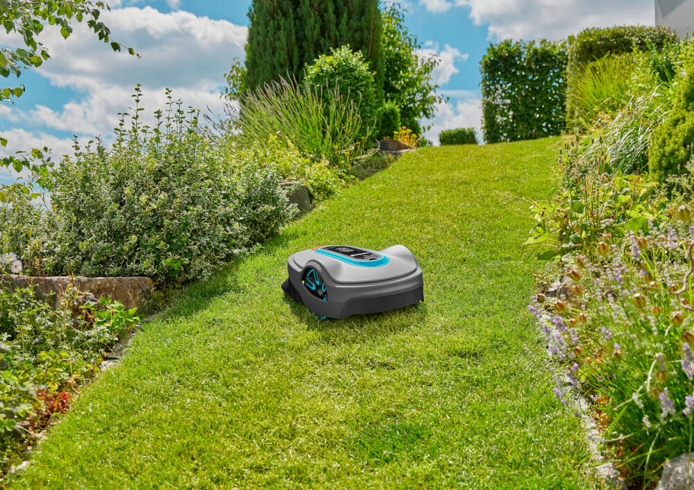 Robot koszący GARDENA Sileno Life 850 sterowanie Bluetooth-WiFi powierzchnia trawnika do 850 m2 cicha praca hałas 58 dB