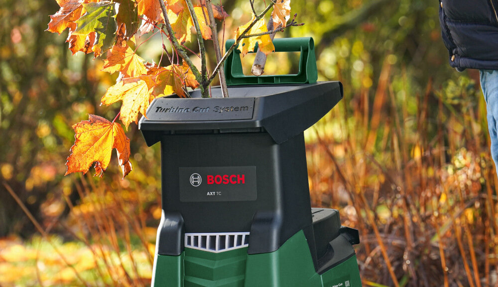 Rozdrabniacz do gałęzi BOSCH AXT 25 TC 060080330C elektryczny efektywne przetwarzanie galezi i odpadkow ogrodowych innowacyjne technologie wydajny trwaly wygodny  obsludze