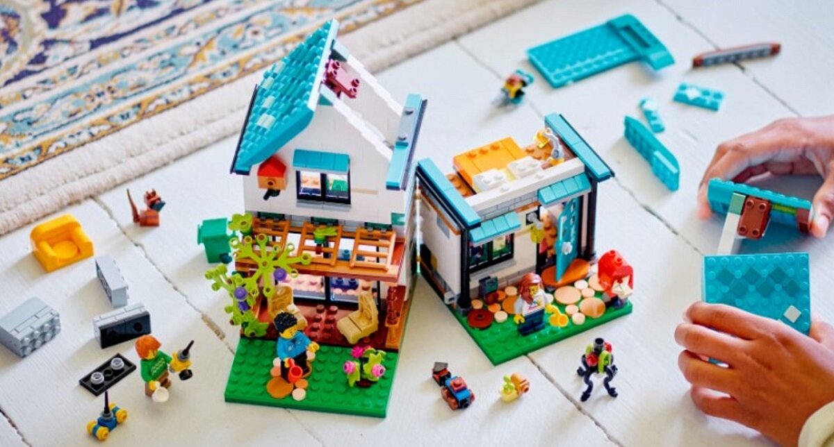 LEGO CREATOR Przytulny dom 31139 dziecko kreatywność zabawa nauka rozwój klocki figurki minifigurki jakość tradycja konstrukcja nauka wyobraźnia role jakość bezpieczeństwo wyobraźnia budowanie pasja hobby funkcje instrukcja aplikacja LEGO Builder