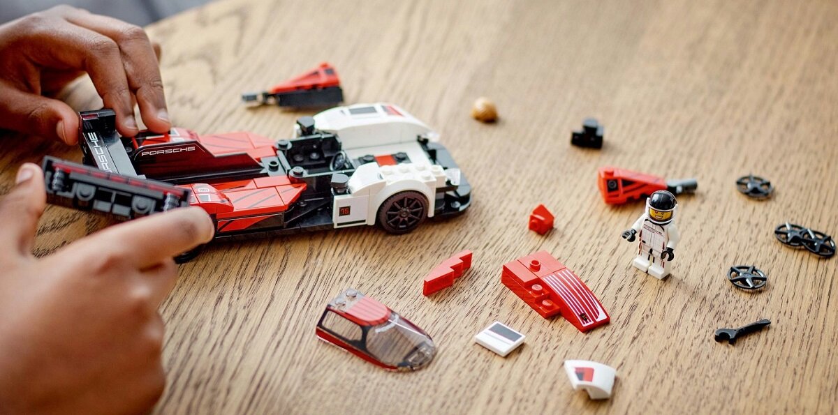 LEGO Speed Champions Porsche 963 76916 dziecko kreatywność zabawa nauka rozwój klocki figurki minifigurki jakość tradycja konstrukcja nauka wyobraźnia role jakość bezpieczeństwo wyobraźnia budowanie pasja hobby funkcje instrukcja aplikacja LEGO Builder