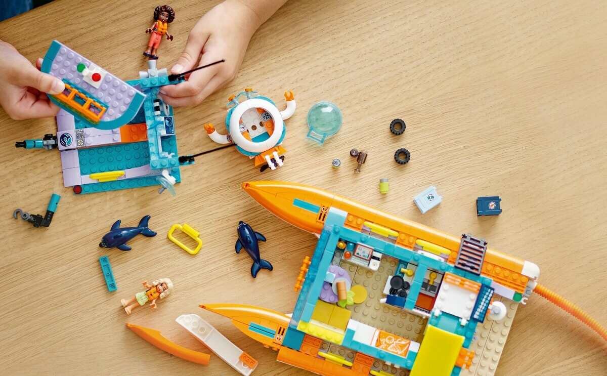 LEGO Friends Morska łódź ratunkowa 41734 dziecko kreatywność zabawa nauka rozwój klocki figurki minifigurki jakość tradycja konstrukcja nauka wyobraźnia role jakość bezpieczeństwo wyobraźnia budowanie pasja hobby funkcje instrukcja aplikacja LEGO Builder