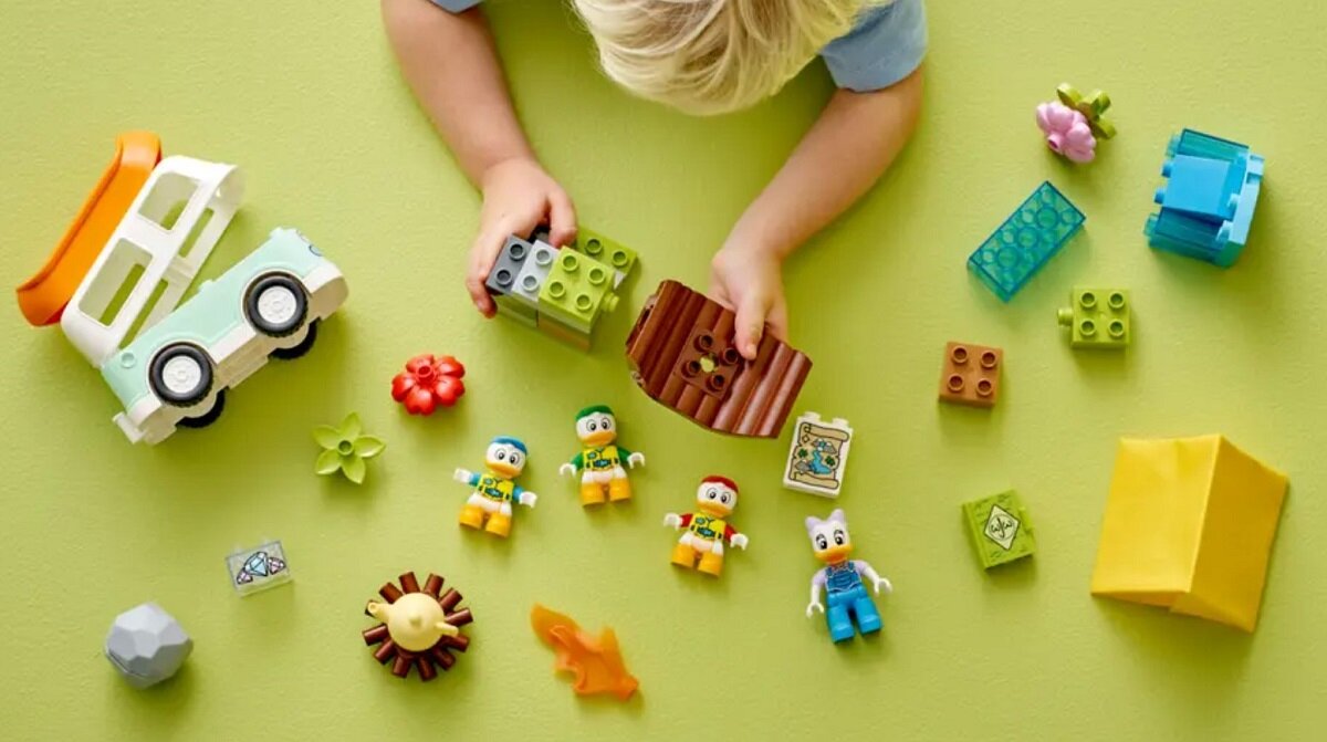 LEGO DUPLO Kempingowa przygoda 10997 dziecko kreatywność zabawa nauka rozwój klocki figurki minifigurki jakość tradycja konstrukcja nauka wyobraźnia role jakość bezpieczeństwo wyobraźnia budowanie pasja hobby funkcje instrukcja aplikacja LEGO Builder