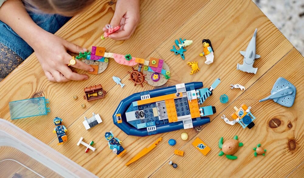 LEGO City Łódź do nurkowania badacza 60377  klocki elementy zabawa łączenie figurki akcesoria figurka zestaw 